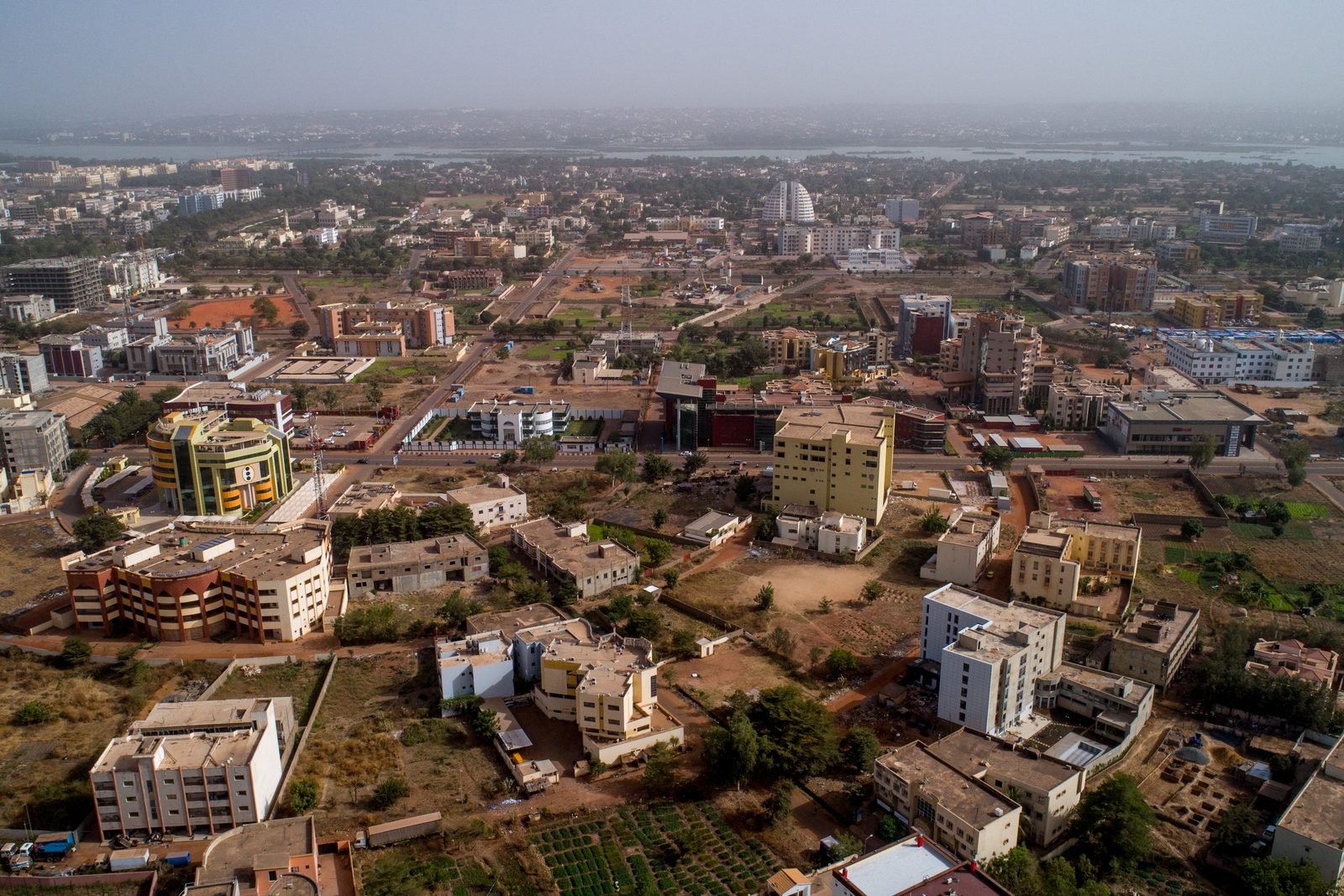 Vue aérienne du quartier ACI 2000 à Bamako, illustrant les chantiers suivis au Mali